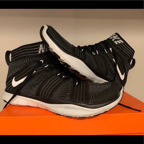 mens black nike trainers size 10